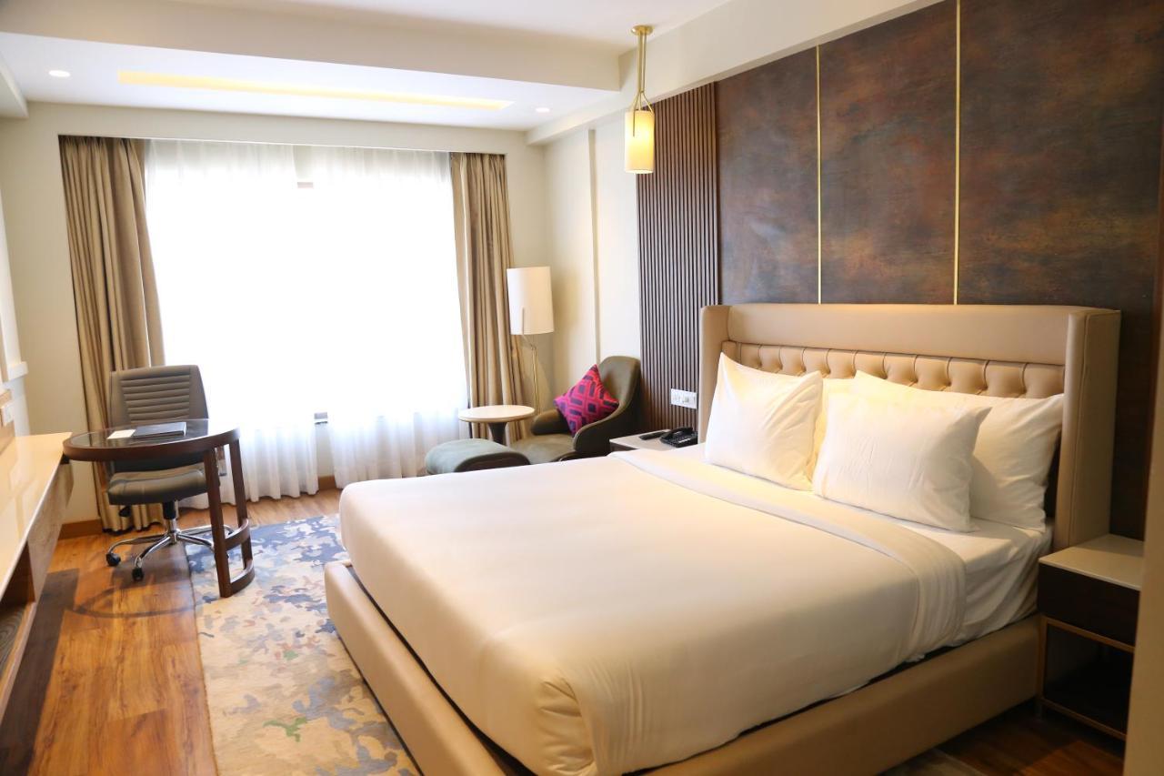 Dreamz Inn & Suites Zirakpur Exterior foto