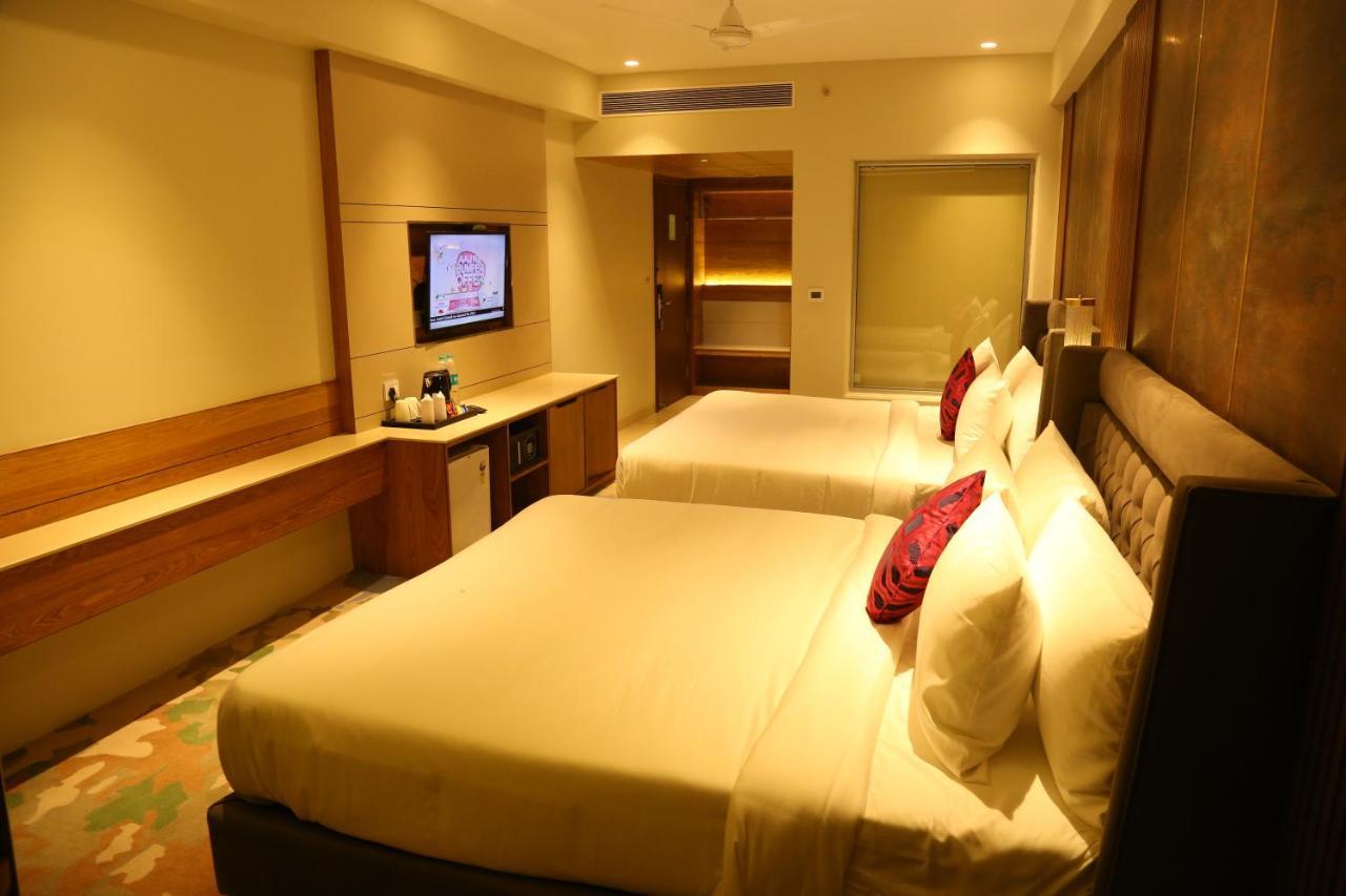 Dreamz Inn & Suites Zirakpur Exterior foto