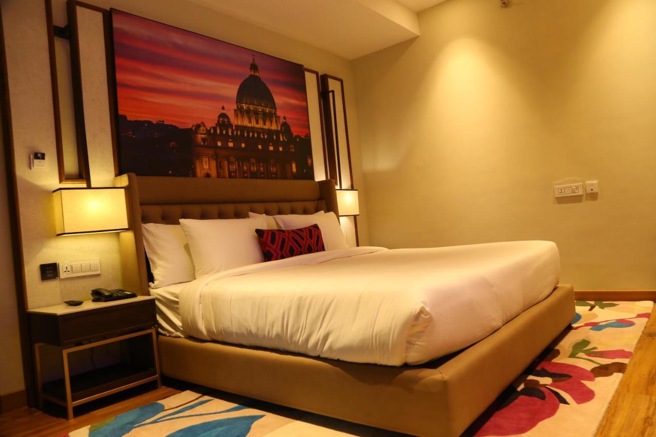 Dreamz Inn & Suites Zirakpur Exterior foto