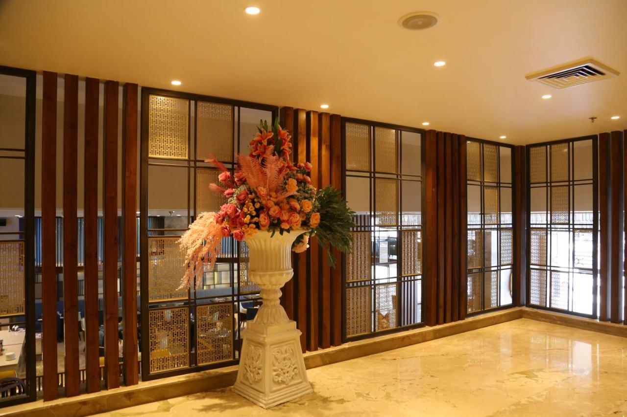 Dreamz Inn & Suites Zirakpur Exterior foto