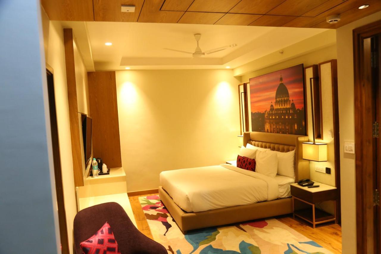 Dreamz Inn & Suites Zirakpur Exterior foto