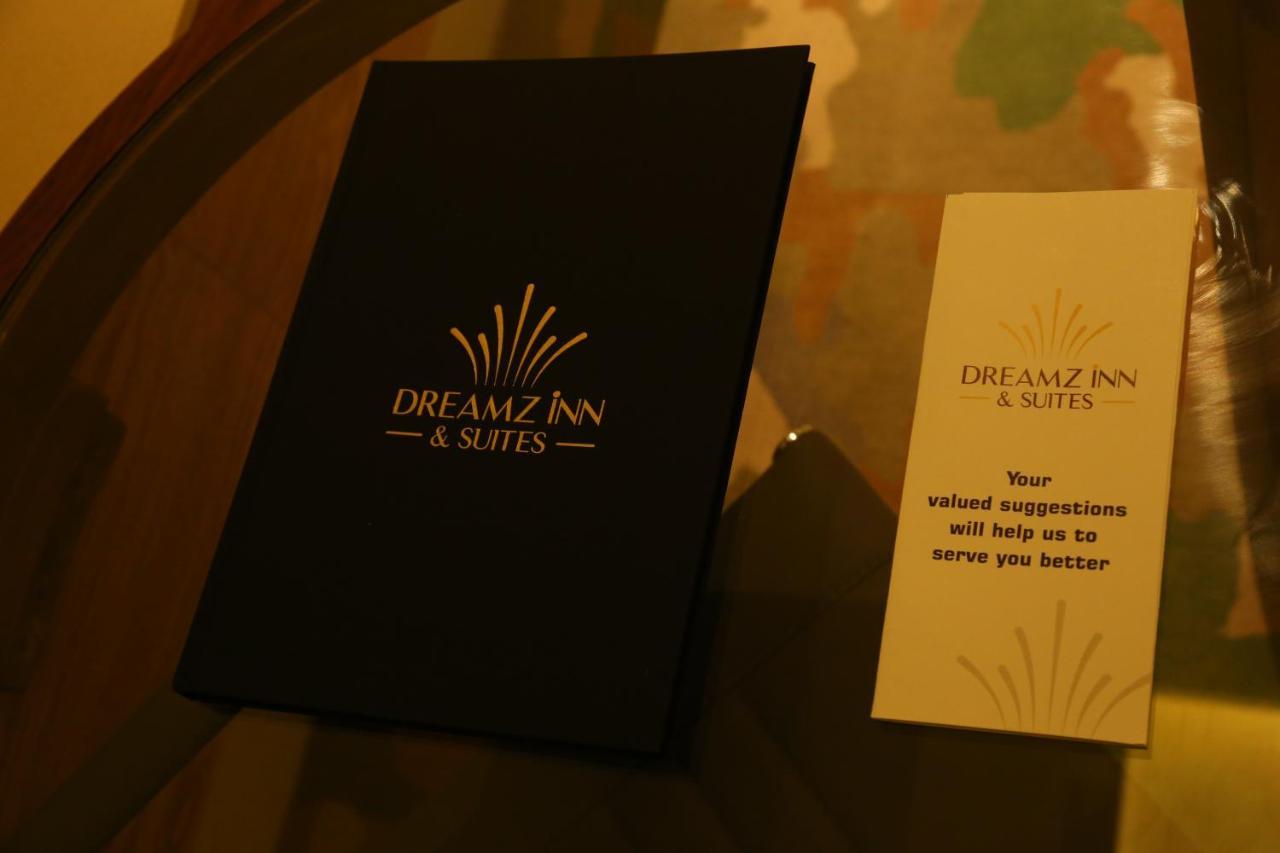 Dreamz Inn & Suites Zirakpur Exterior foto