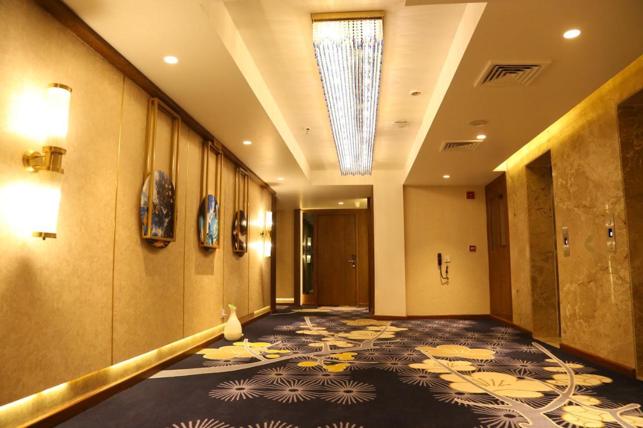 Dreamz Inn & Suites Zirakpur Exterior foto