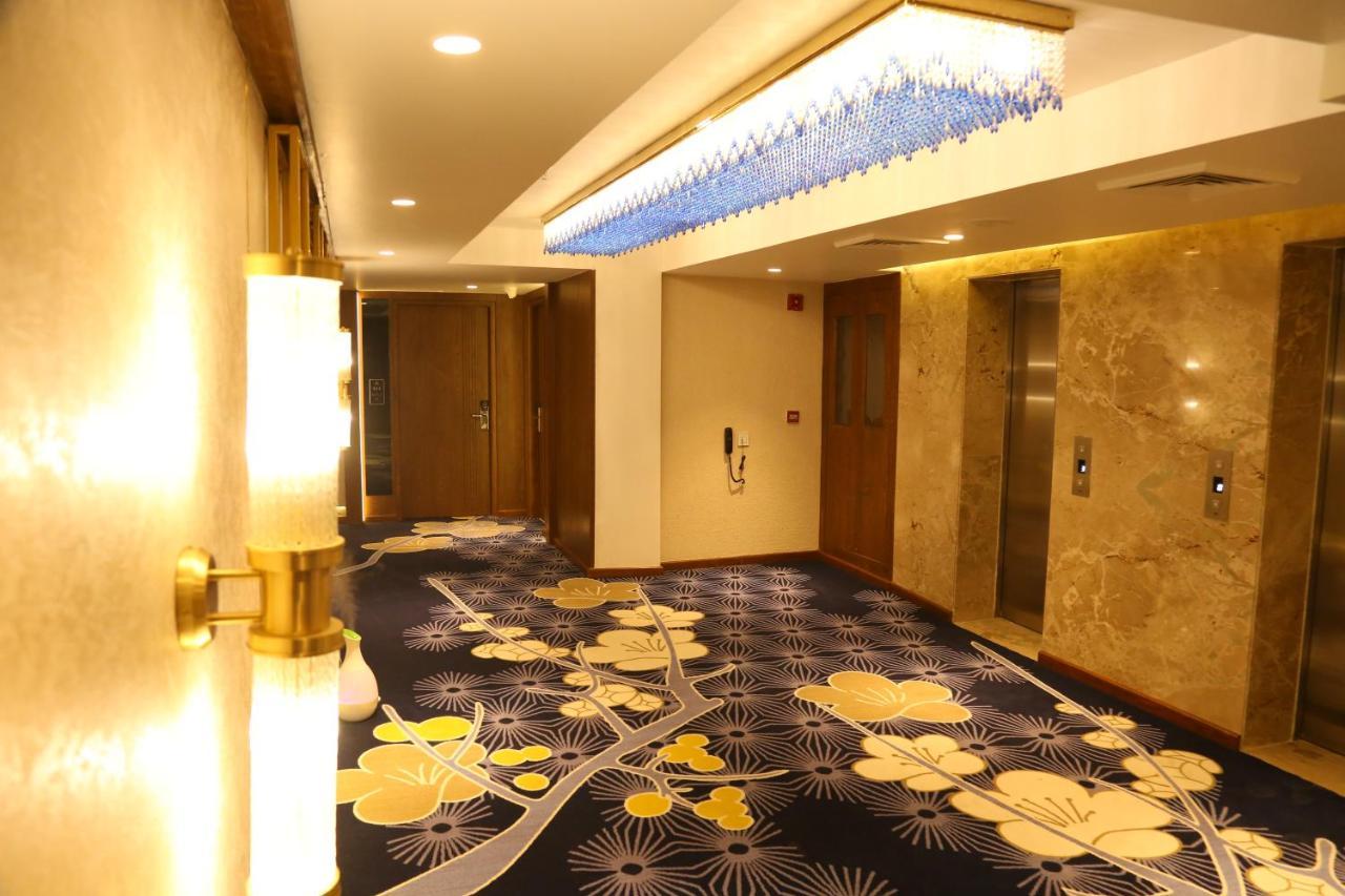 Dreamz Inn & Suites Zirakpur Exterior foto