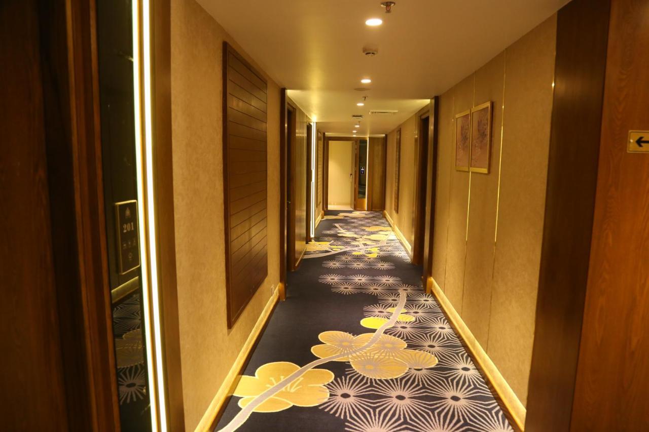 Dreamz Inn & Suites Zirakpur Exterior foto