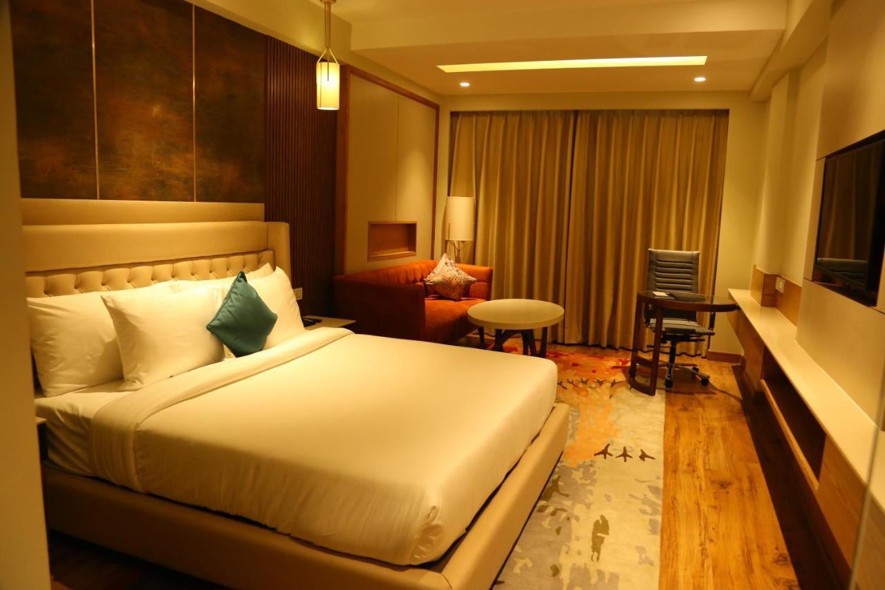 Dreamz Inn & Suites Zirakpur Exterior foto