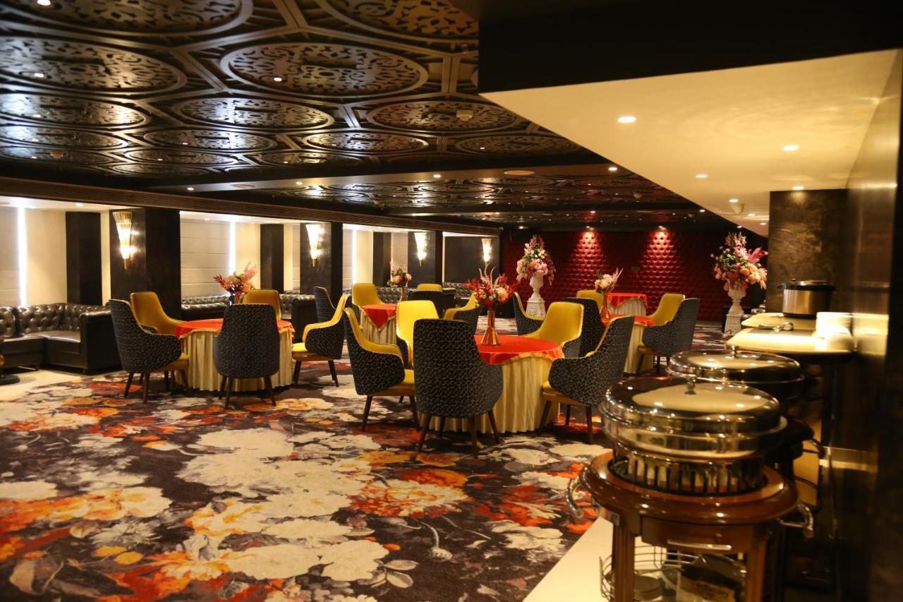 Dreamz Inn & Suites Zirakpur Exterior foto